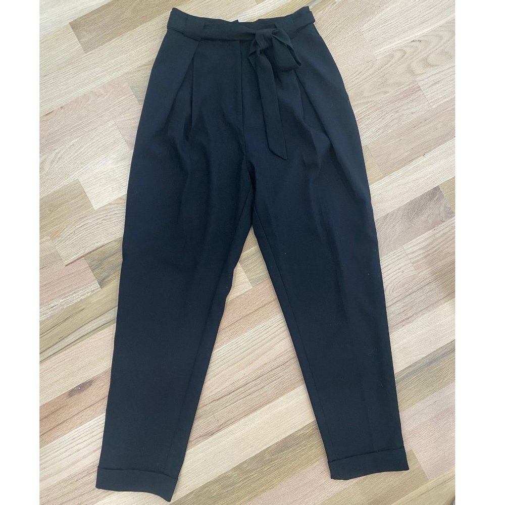 H&M - HIGH WAISTED PLEATED TROUSER PANTS - TIE WAIST - BLACK - SIZE 6